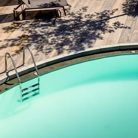 Garden Relais فندق