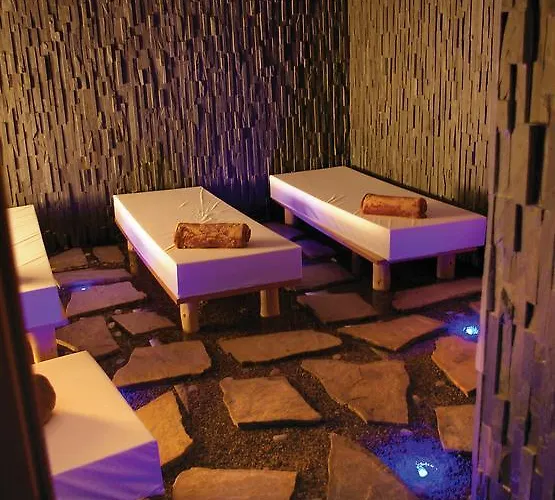 Garden Relais מלון 3*